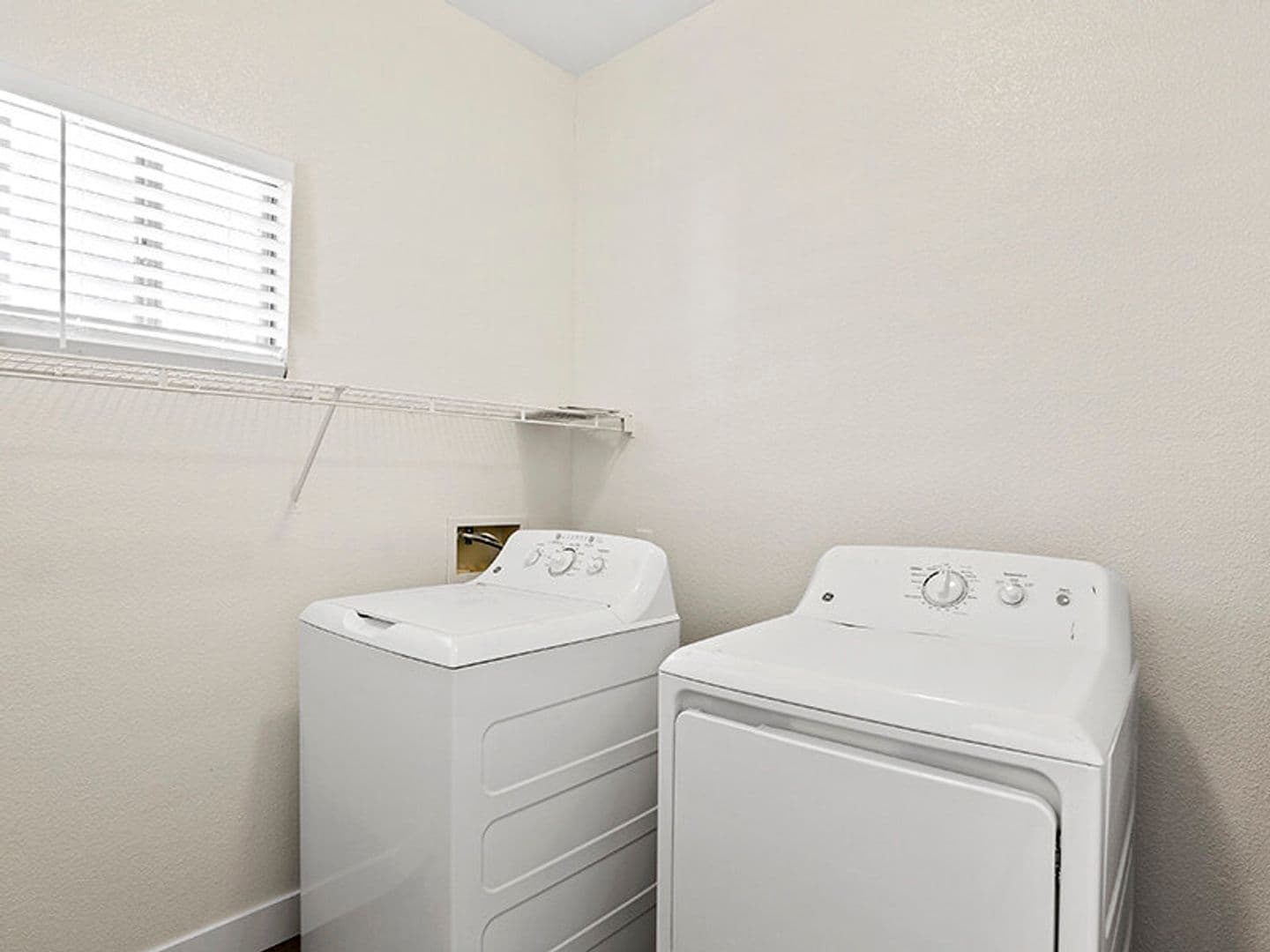 Phoenix Apartment: 16804 N 42nd Avenue