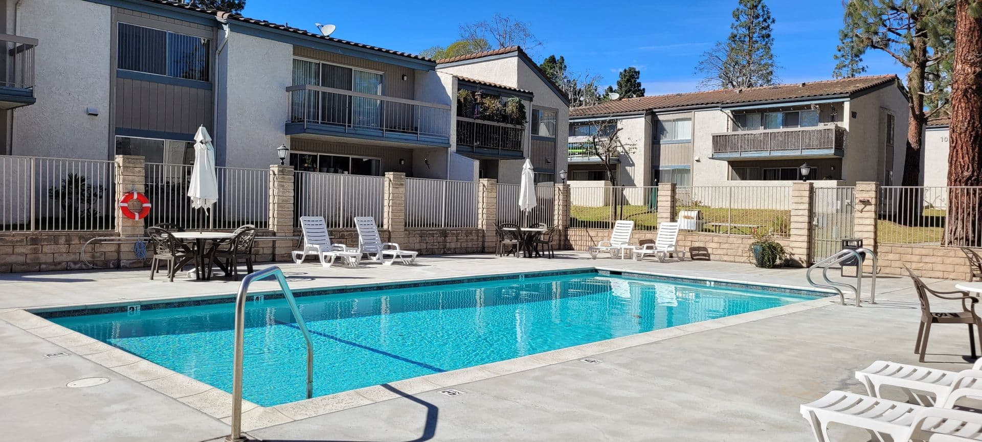 Ventura Apartment: 99 N Ashwood Ave