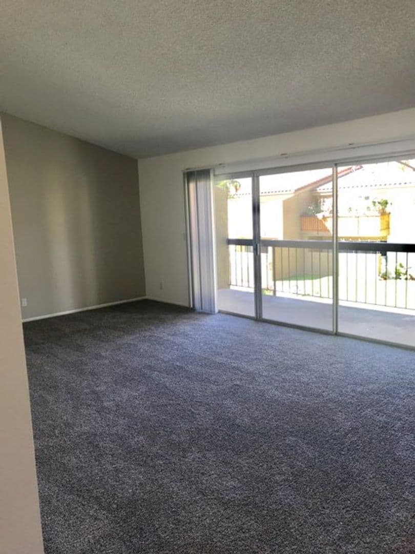 Ventura Apartment: 99 N Ashwood Ave