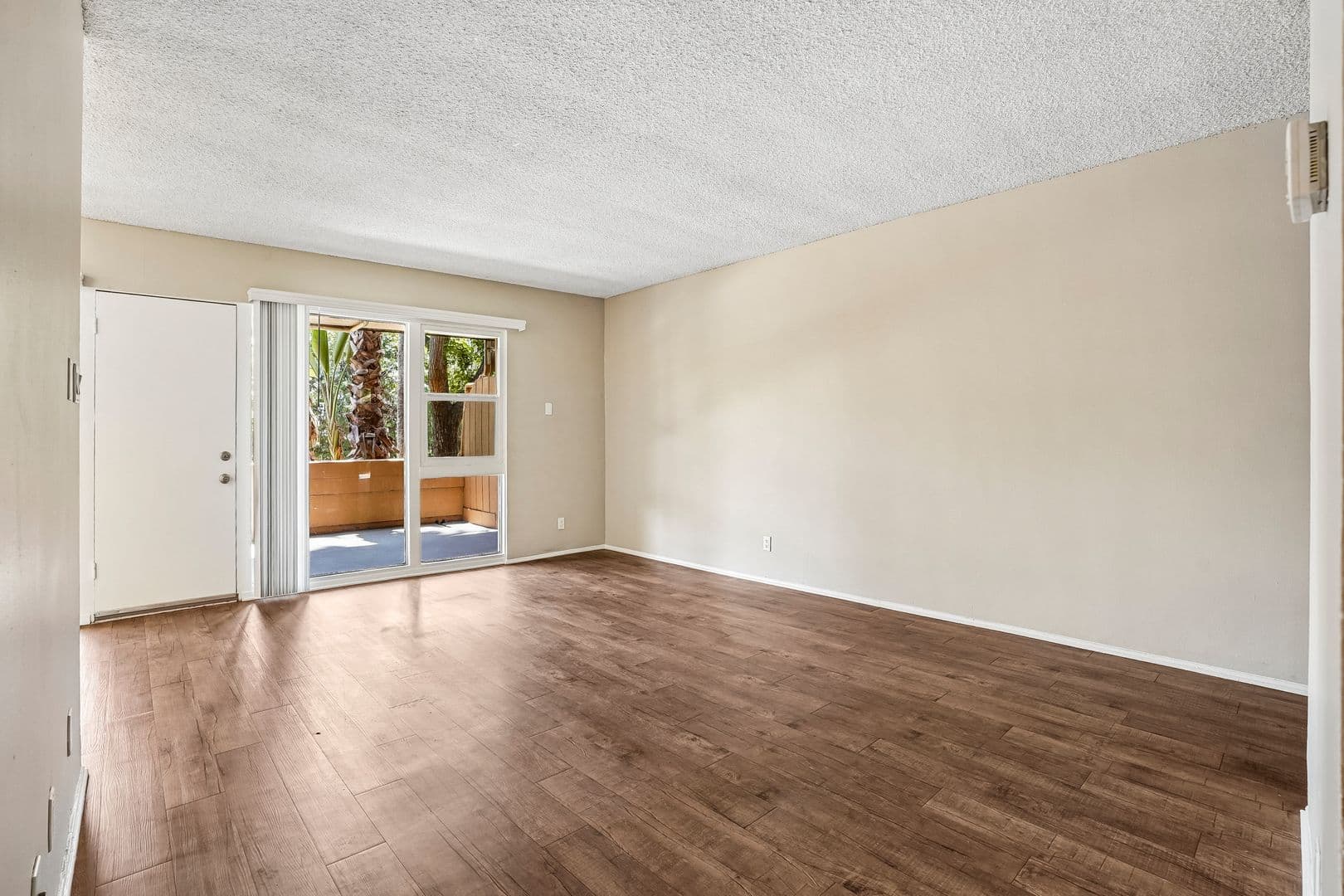 Pasadena Apartment: 410 Raymondale Drive
