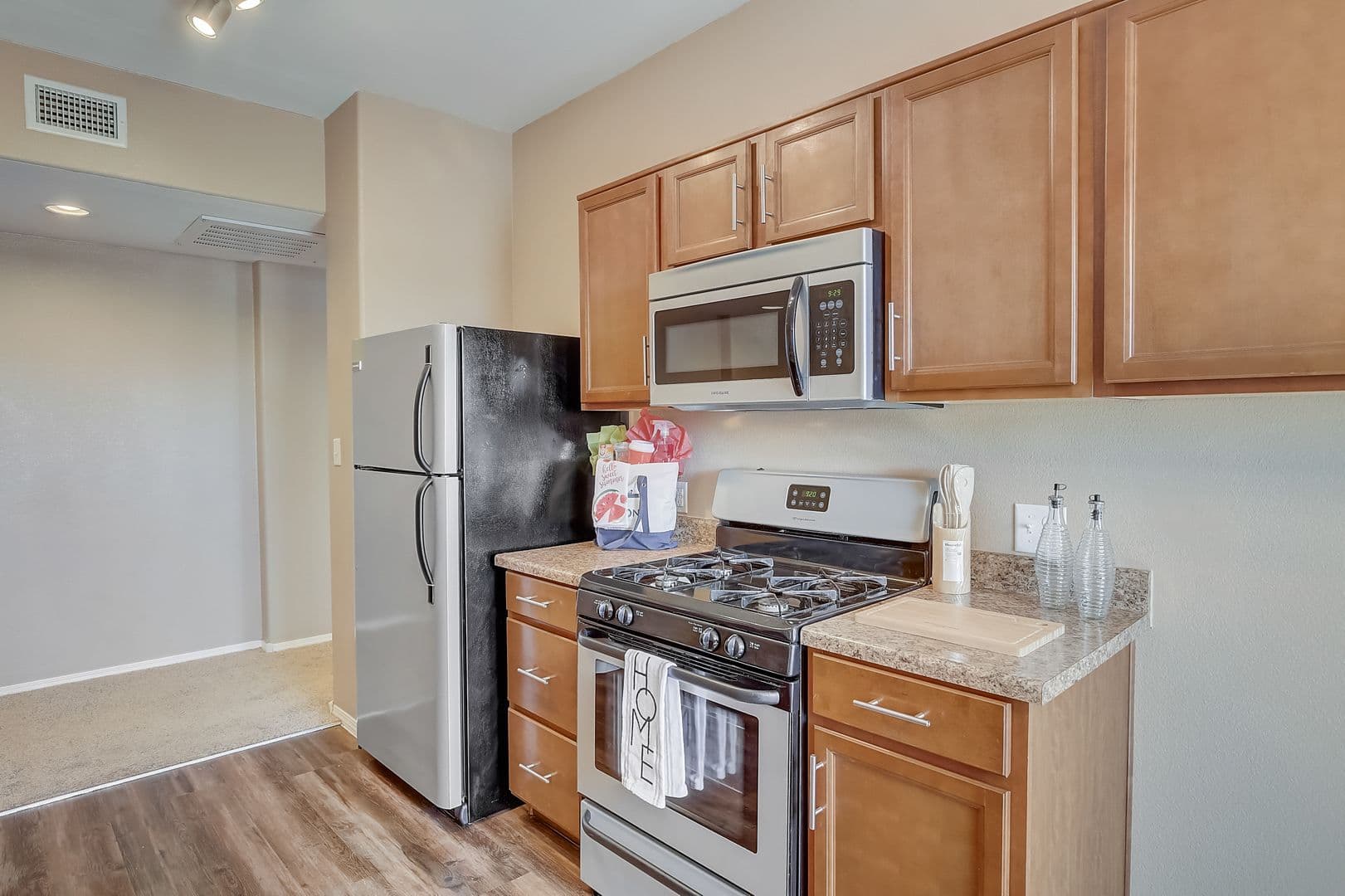 Las Vegas Apartment: 6885 W. Lone Mountain Rd.