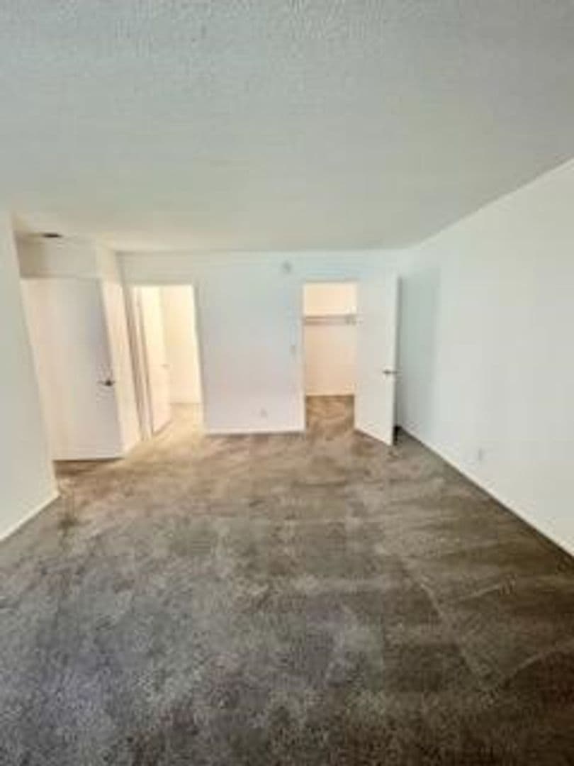 Ventura Apartment: 99 N Ashwood Ave