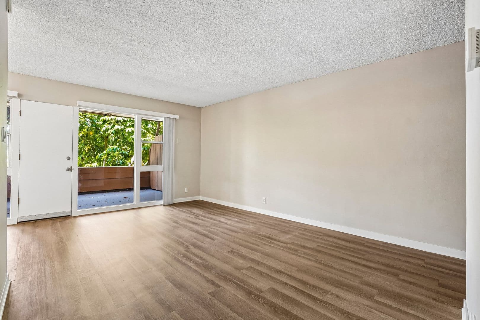 Pasadena Apartment: 410 Raymondale Drive