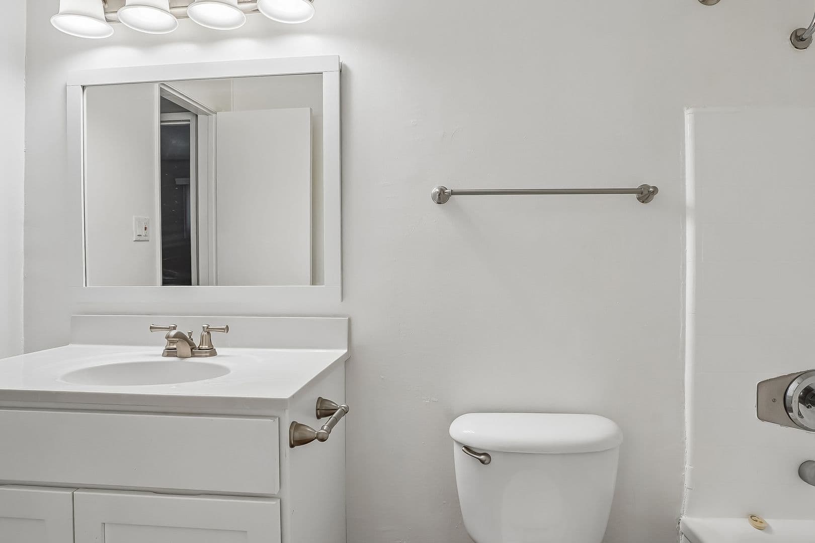 Pasadena Apartment: 410 Raymondale Drive
