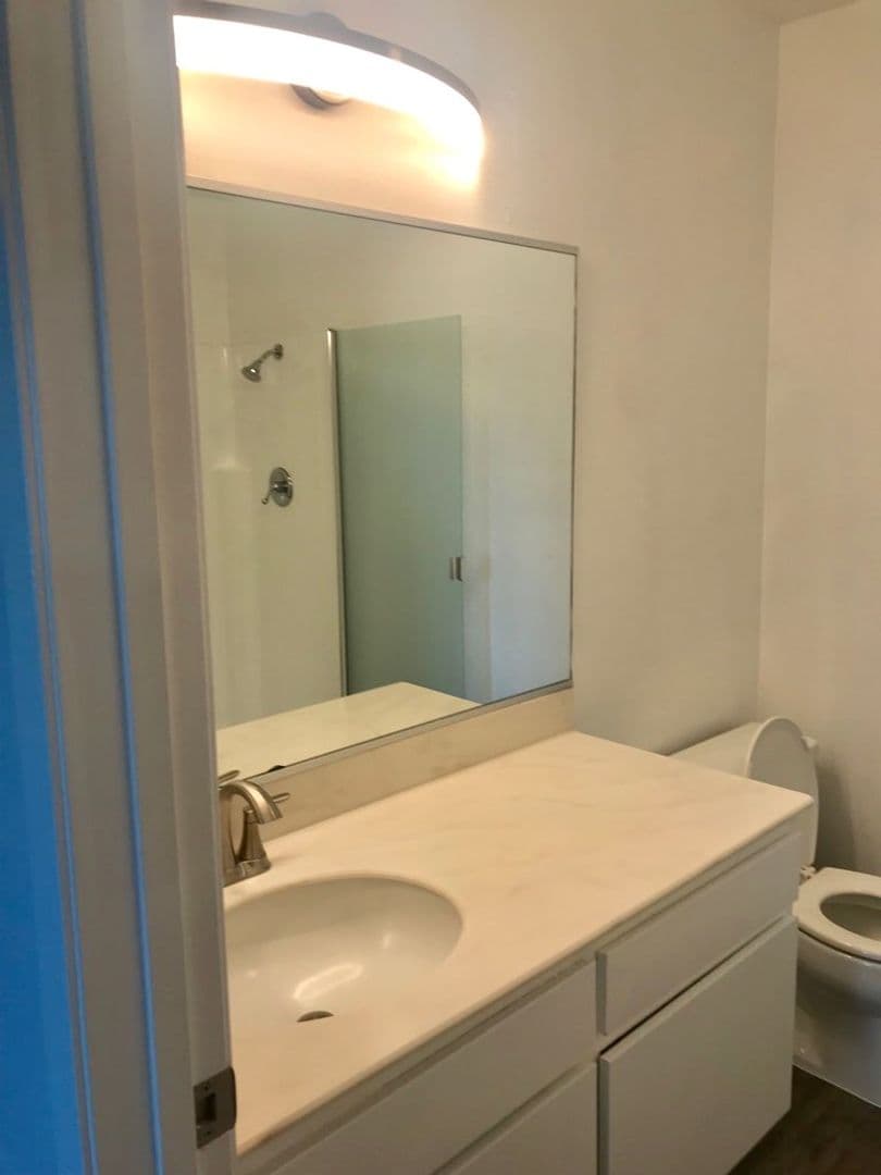 Ventura Apartment: 99 N Ashwood Ave