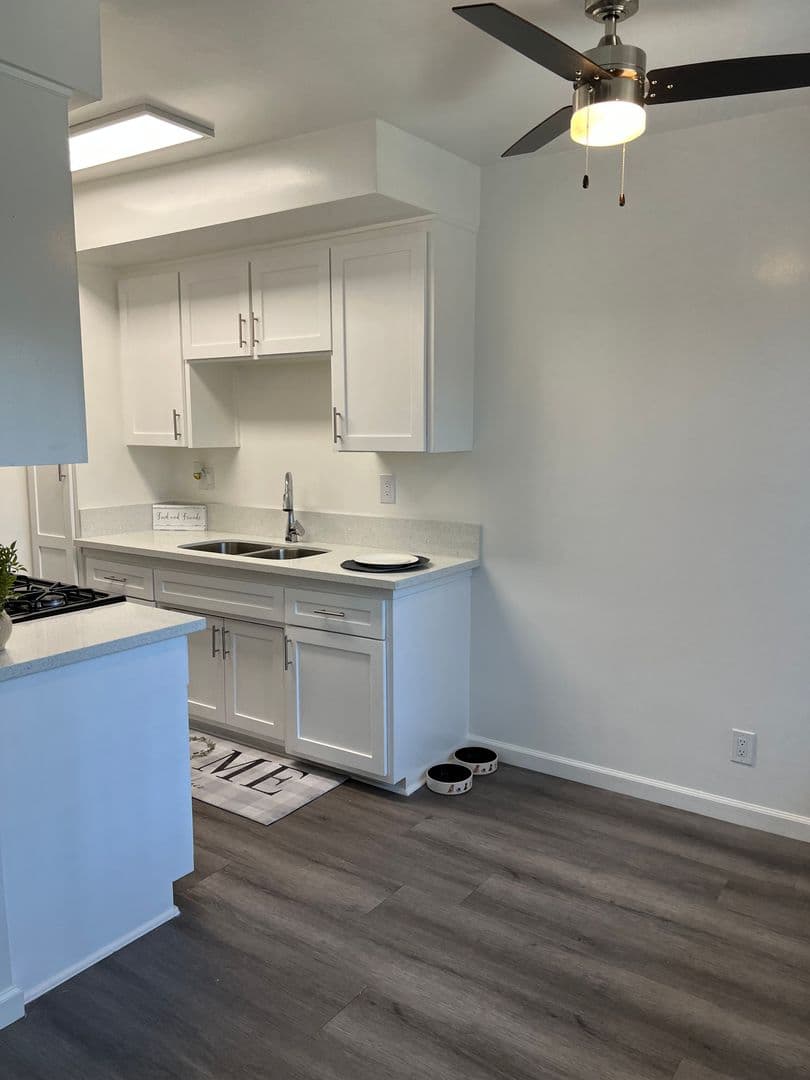 South Gate Apartment: 13637 Ruther Ave
