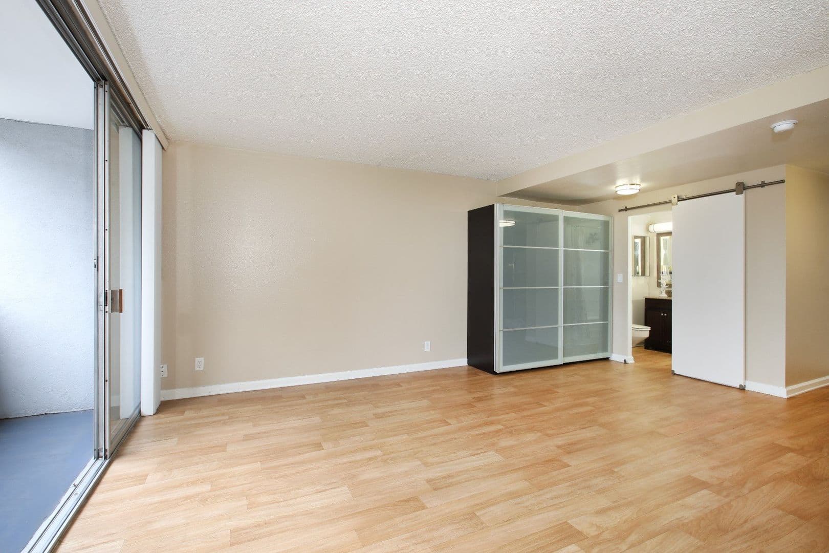 Long Beach Apartment: 3950 N. Virginia Road