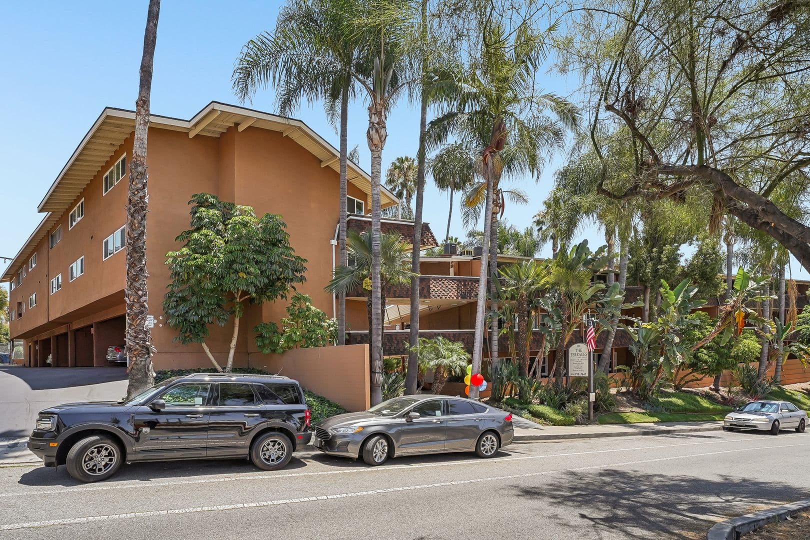Pasadena Apartment: 410 Raymondale Drive