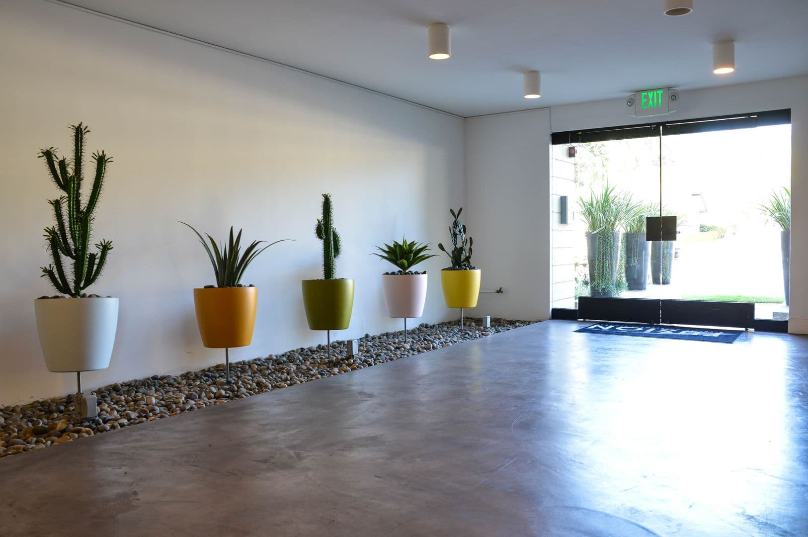 Pasadena Apartment: 1070 N. Lake Avenue