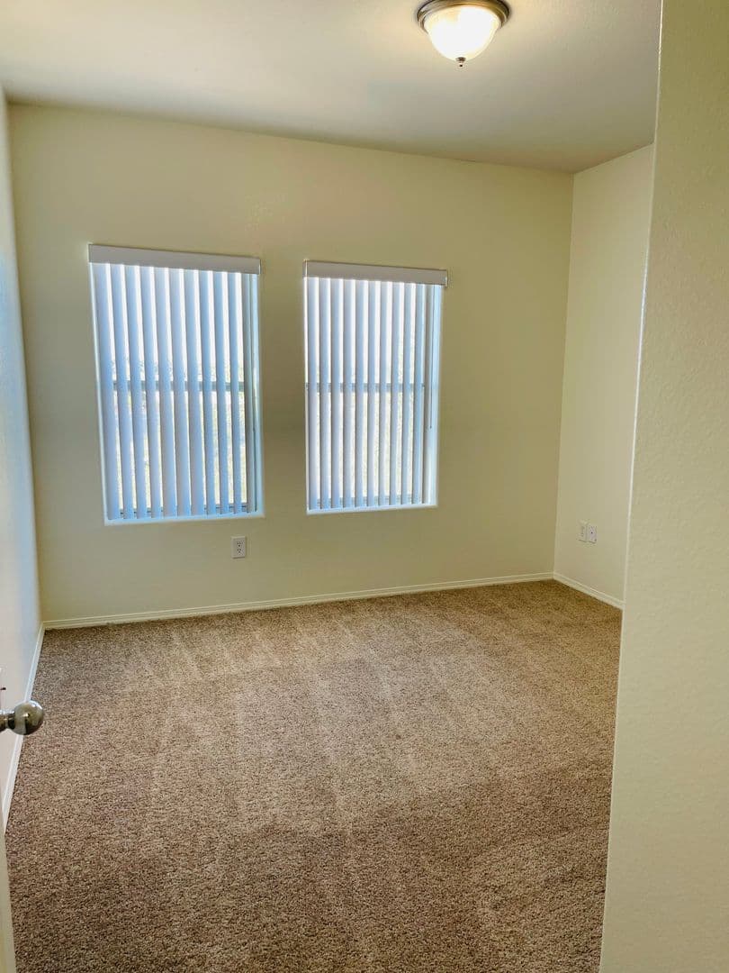 Las Vegas Apartment: 6885 W. Lone Mountain Rd.