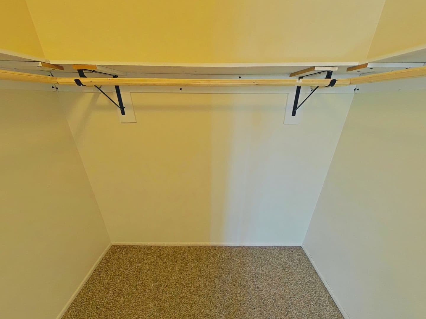 Ventura Apartment: 99 N Ashwood Ave