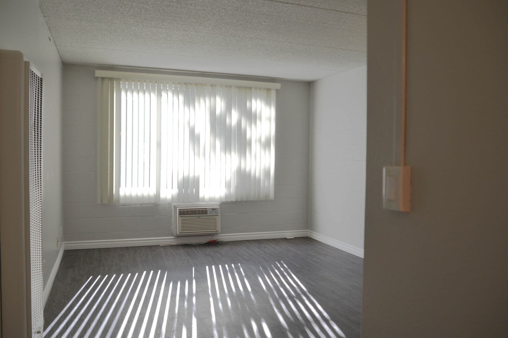 Pasadena Apartment: 1070 N. Lake Avenue