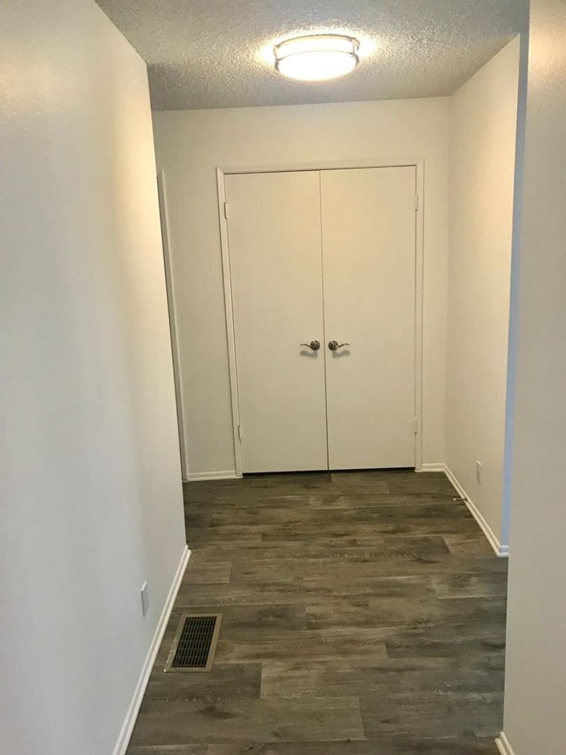 Ventura Apartment: 99 N Ashwood Ave