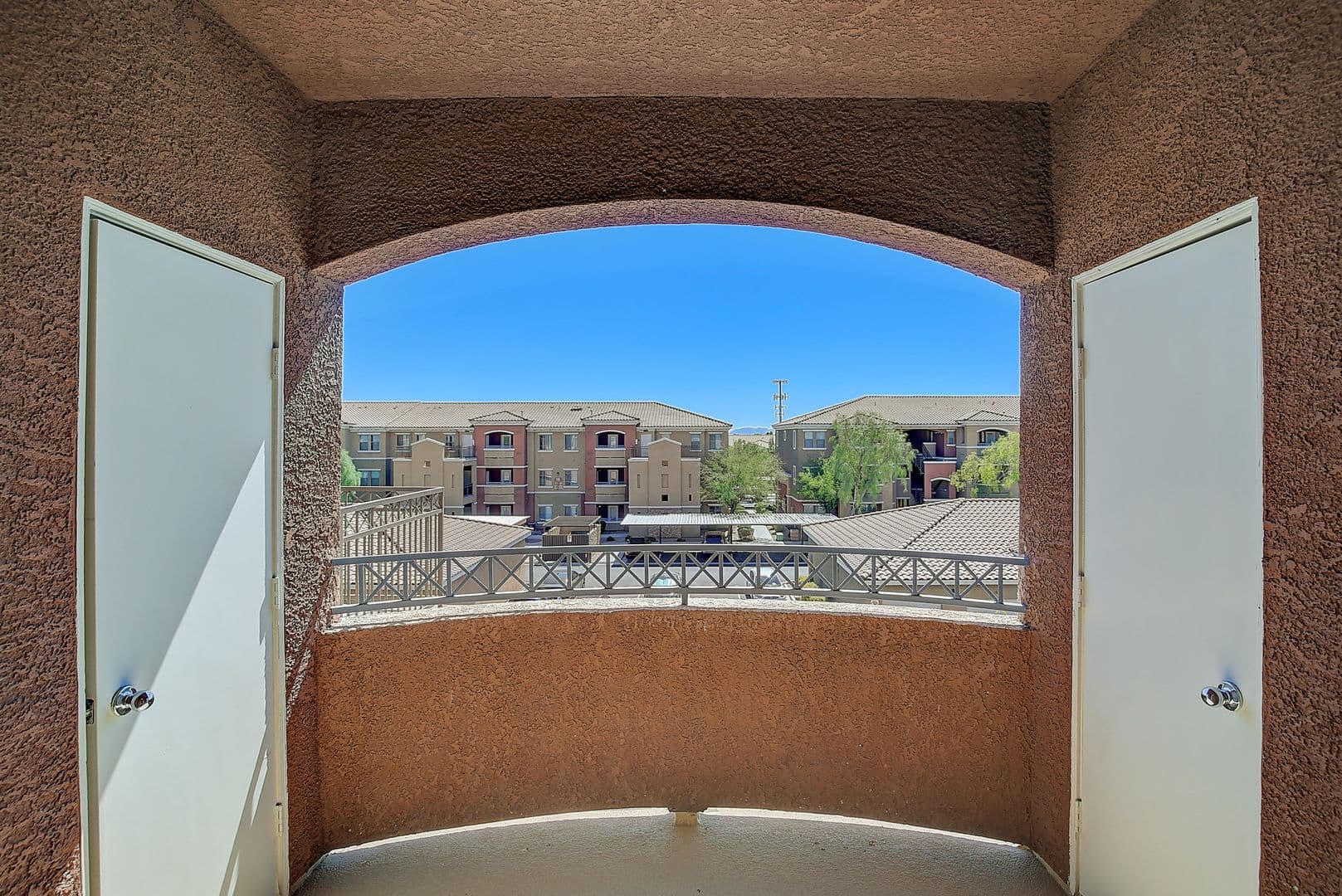 Las Vegas Apartment: 6885 W. Lone Mountain Rd.