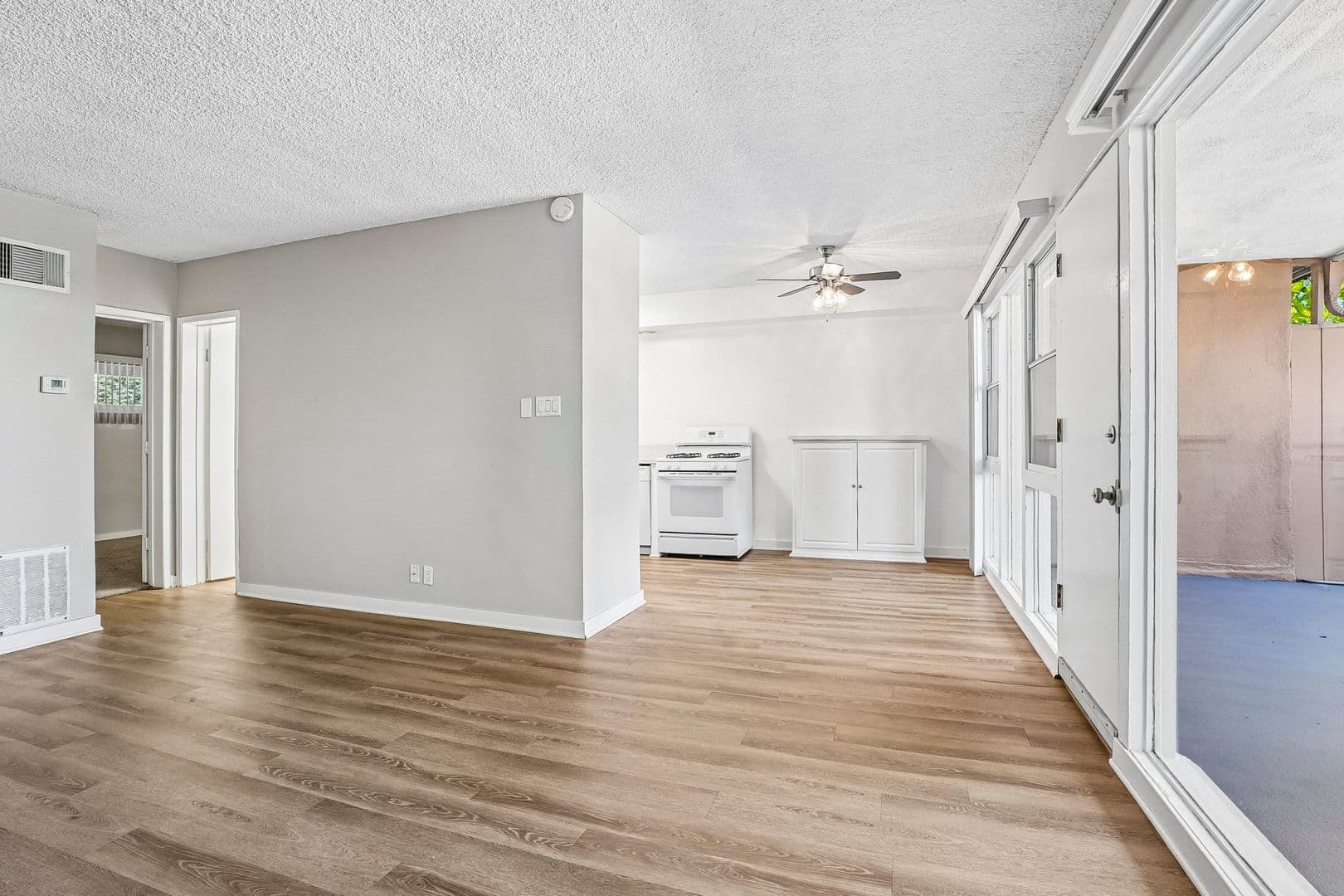 Pasadena Apartment: 410 Raymondale Drive