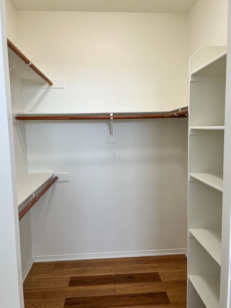 Ventura Apartment: 930 Pacific Strand Place