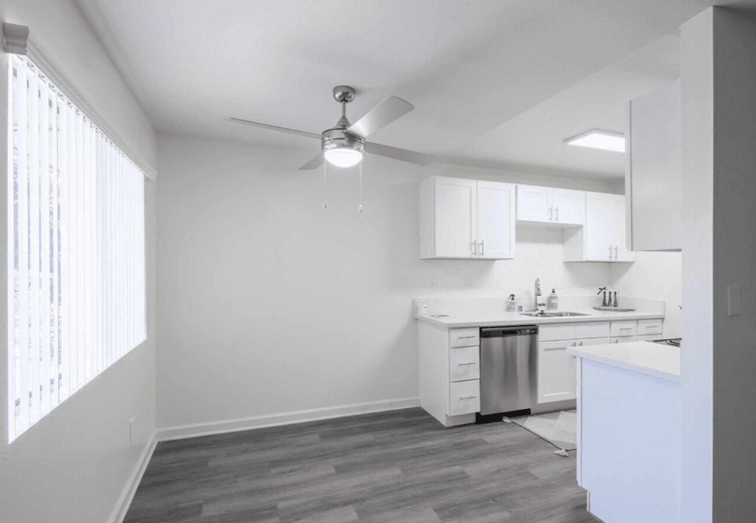 Artesia Apartment: 11562 186th Street