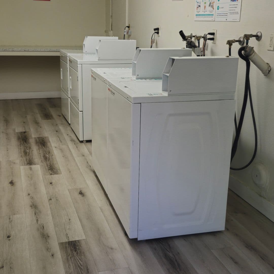 Pasadena Apartment: 1070 N. Lake Avenue