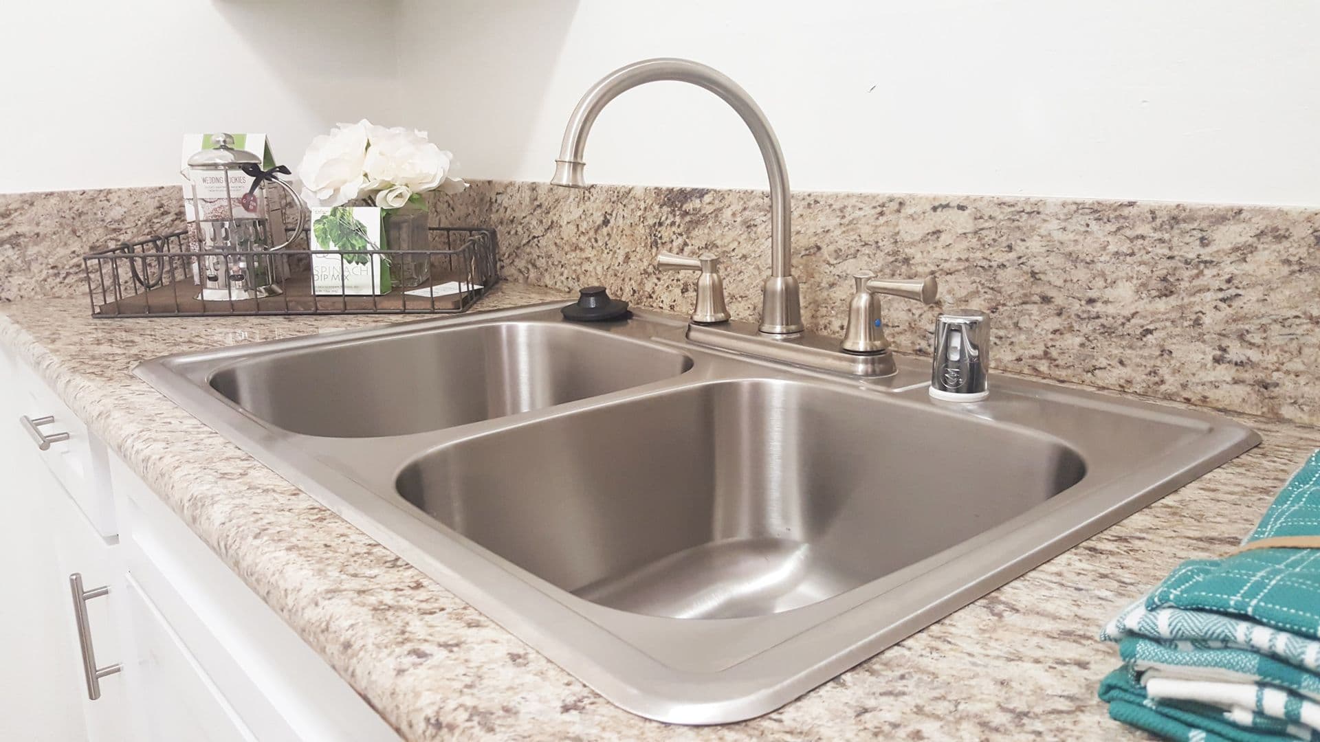 Pico Rivera Apartment: 9212 Burke Street
