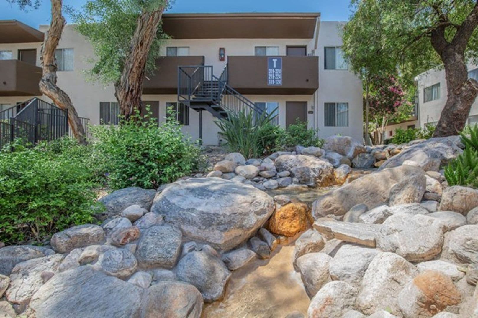 Tucson Apartment: 6200 N. Oracle Rd