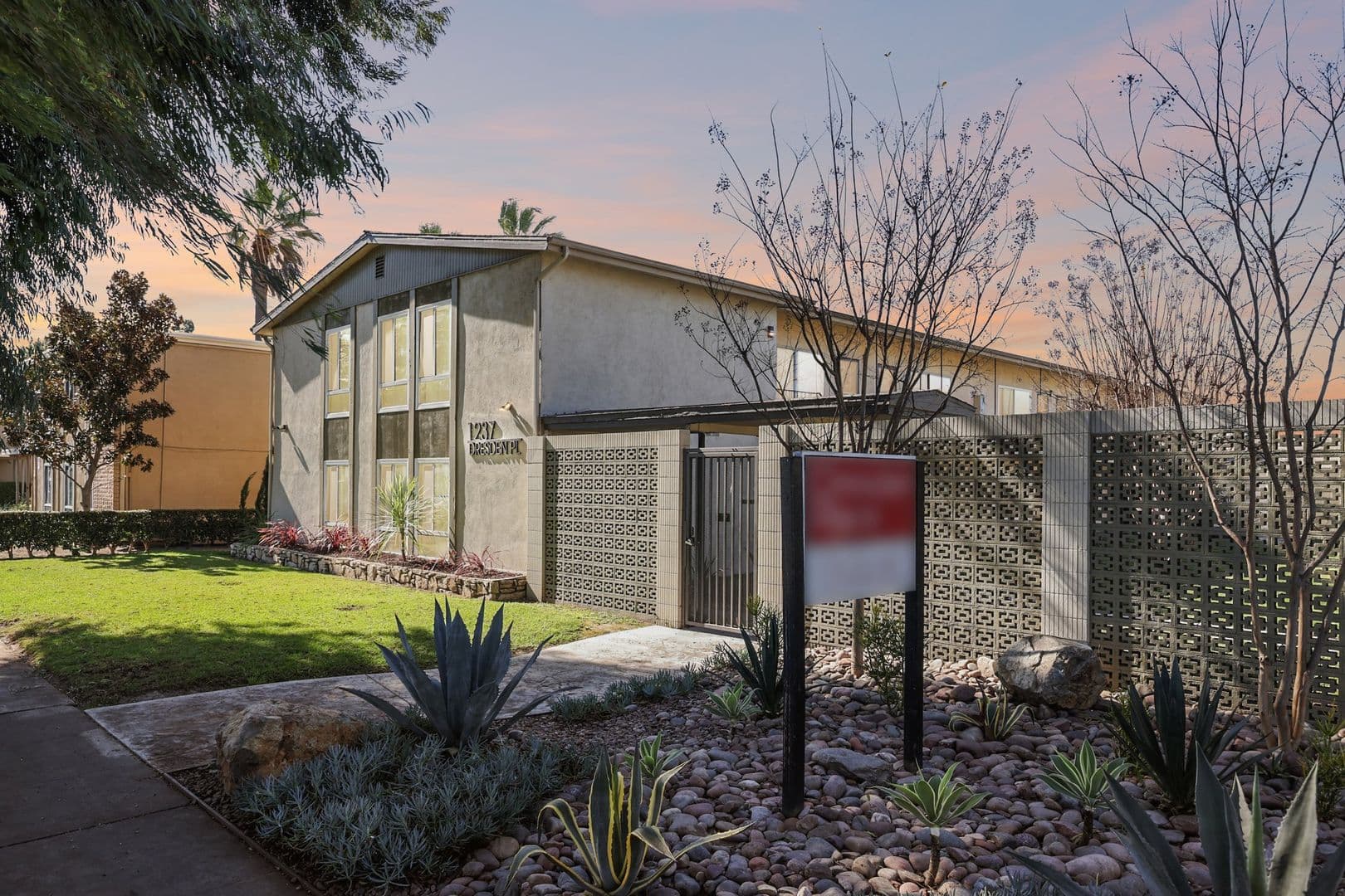Anaheim Apartment: 1237 & 1243 North Dresden Place