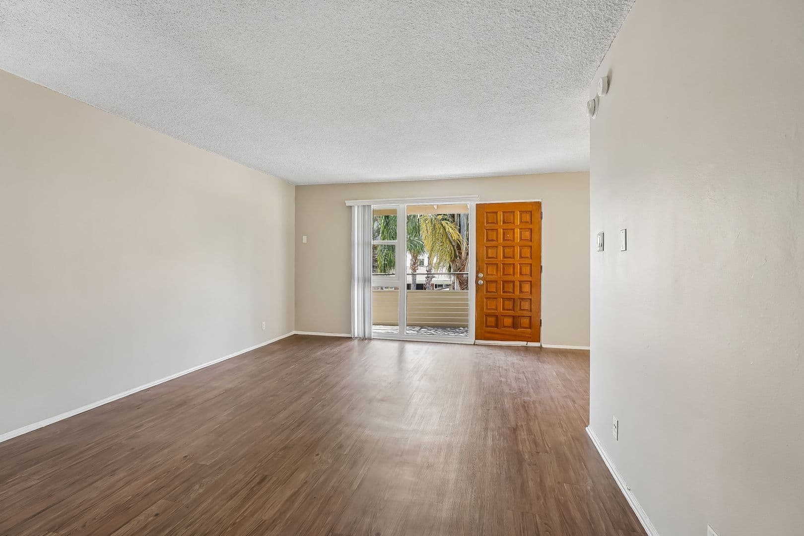 Pasadena Apartment: 410 Raymondale Drive