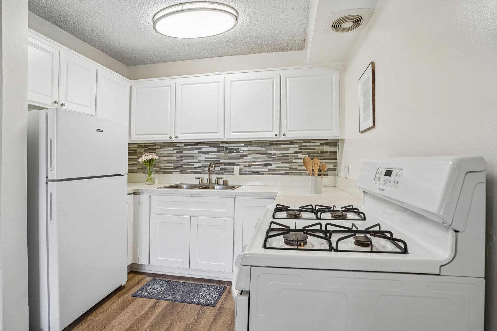 Pasadena Apartment: 410 Raymondale Drive