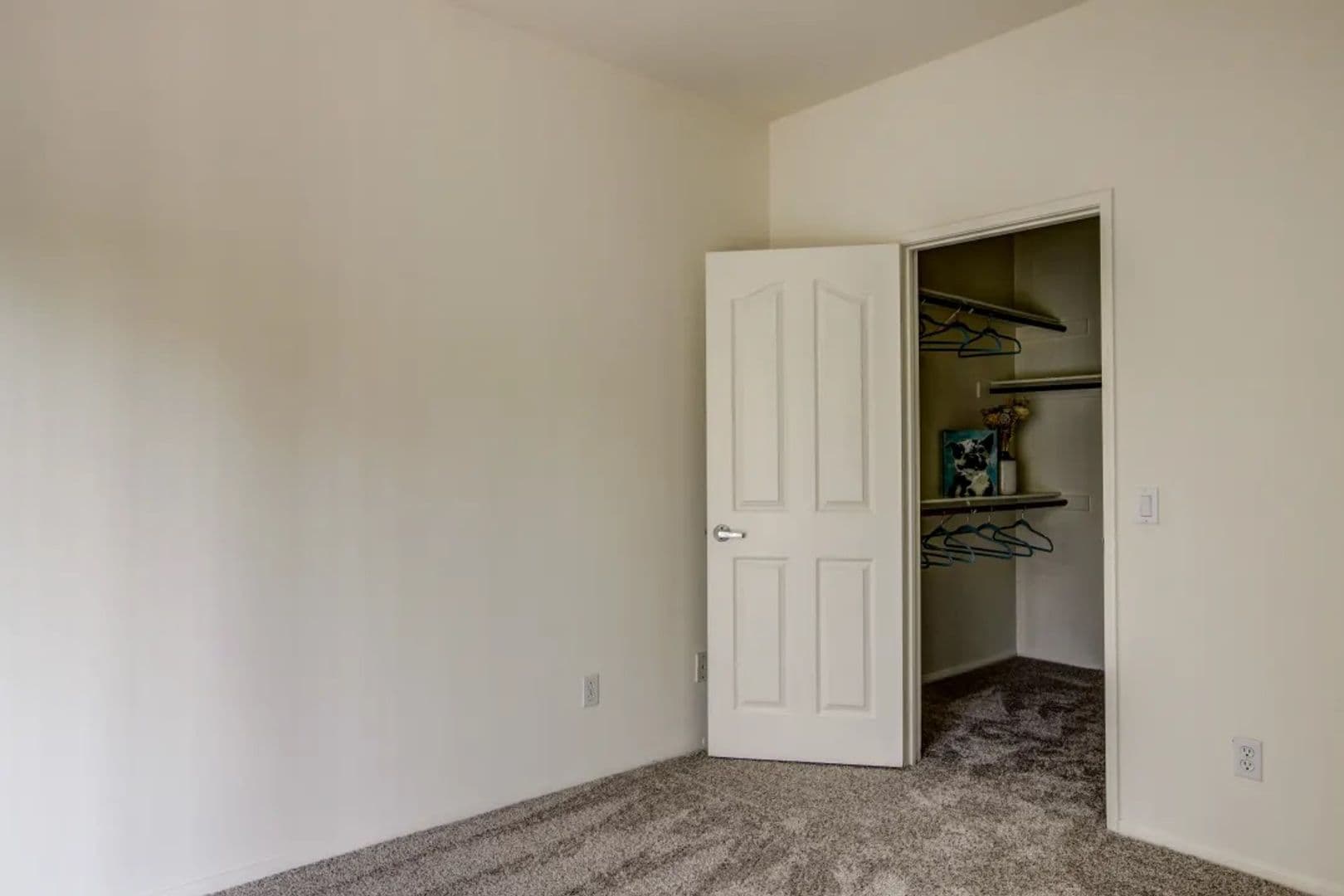Ventura Apartment: 930 Pacific Strand Place