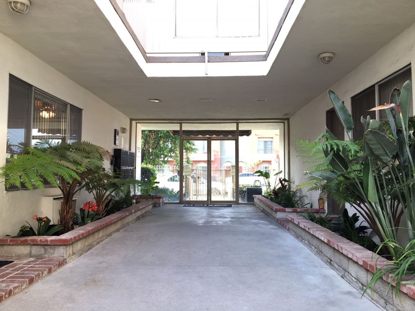 Sherman Oaks Apartment: 14600 Magnolia Blvd