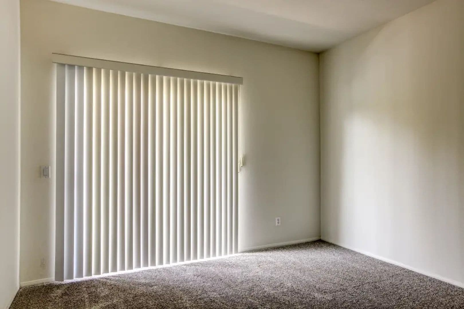 Ventura Apartment: 930 Pacific Strand Place