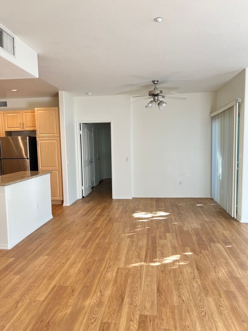 Ventura Apartment: 930 Pacific Strand Place