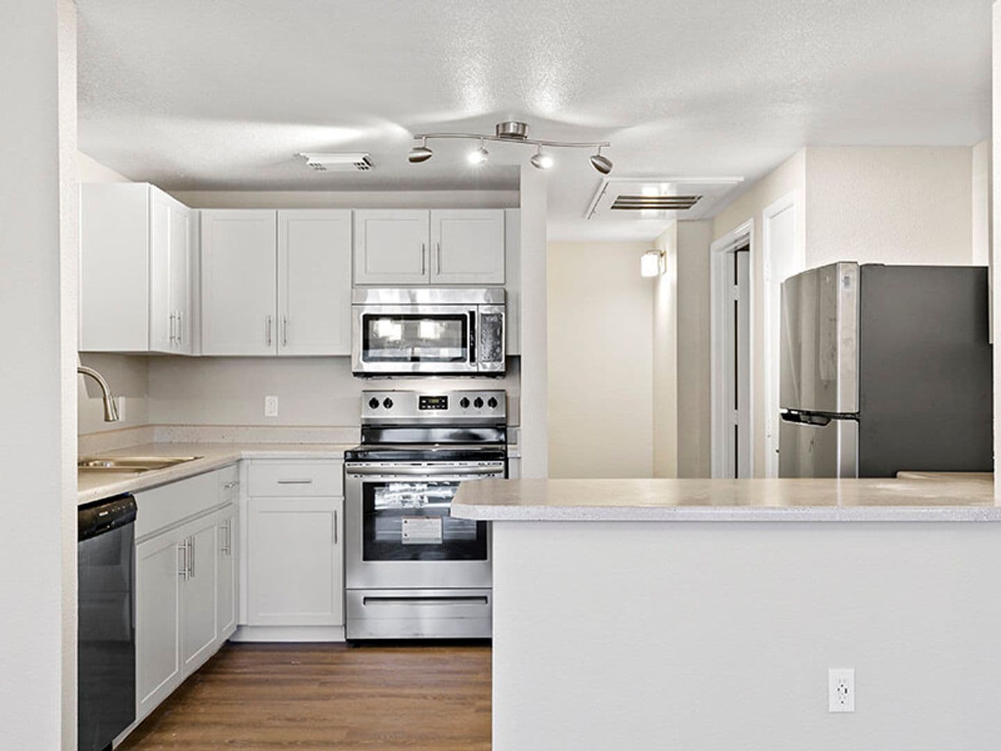 Phoenix Apartment: 16804 N 42nd Avenue