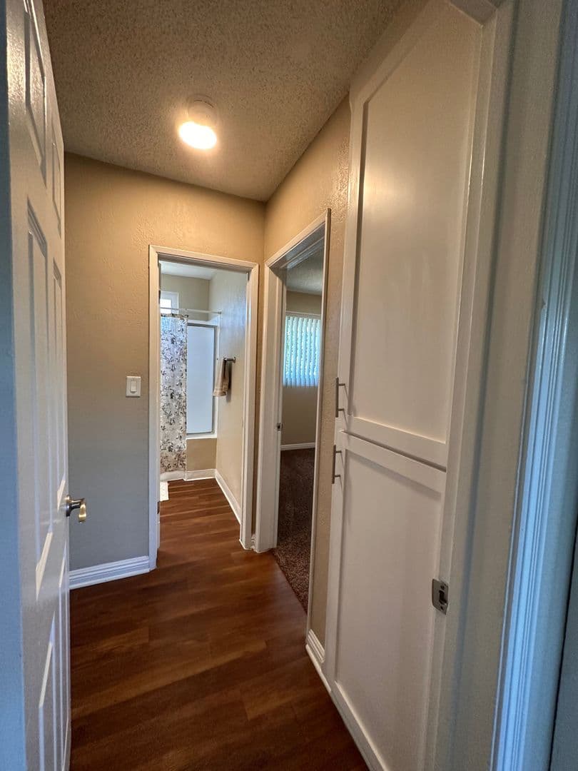 Downey Apartment: 8115 Imperial Highway