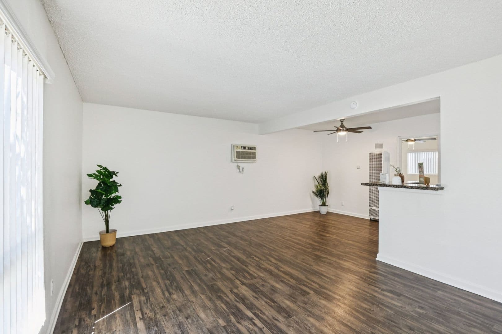Anaheim Apartment: 1237 & 1243 North Dresden Place