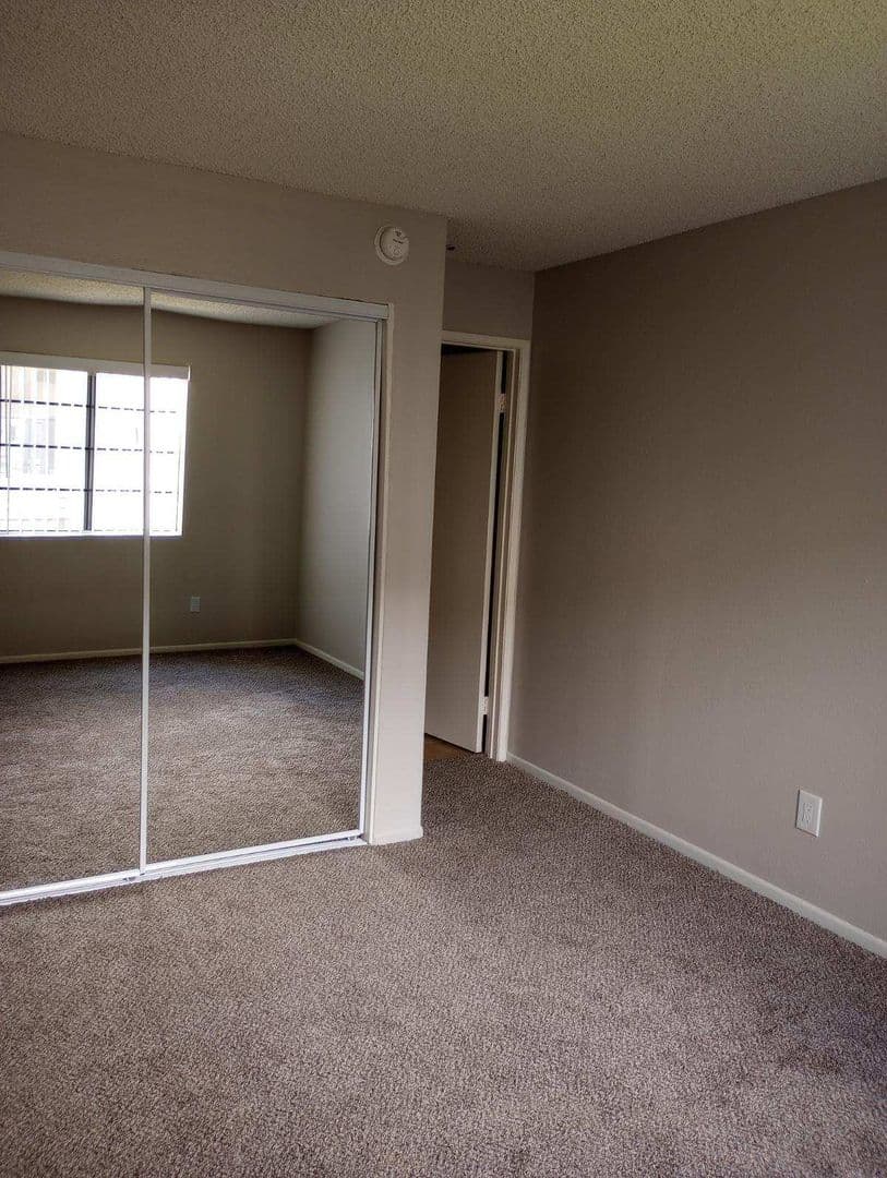 Santa Ana Apartment: 806 S. Broadway