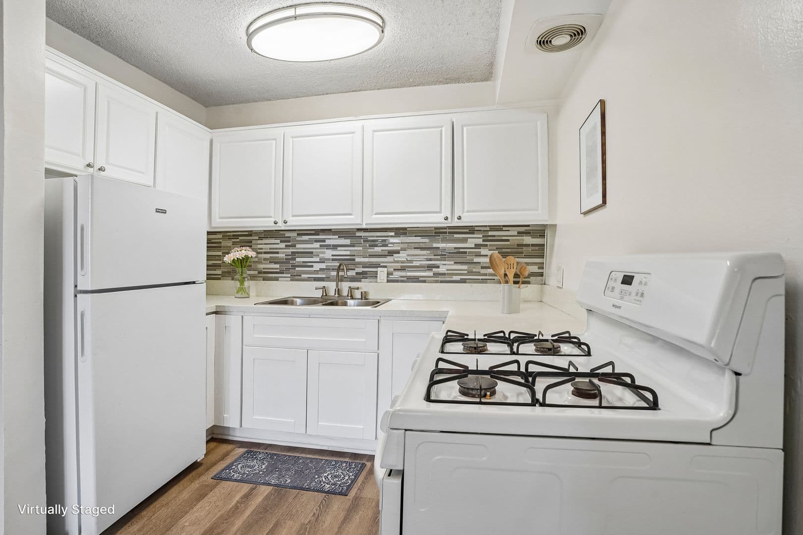 Pasadena Apartment: 410 Raymondale Drive