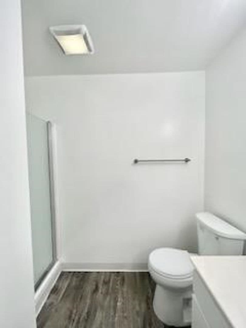 Ventura Apartment: 99 N Ashwood Ave