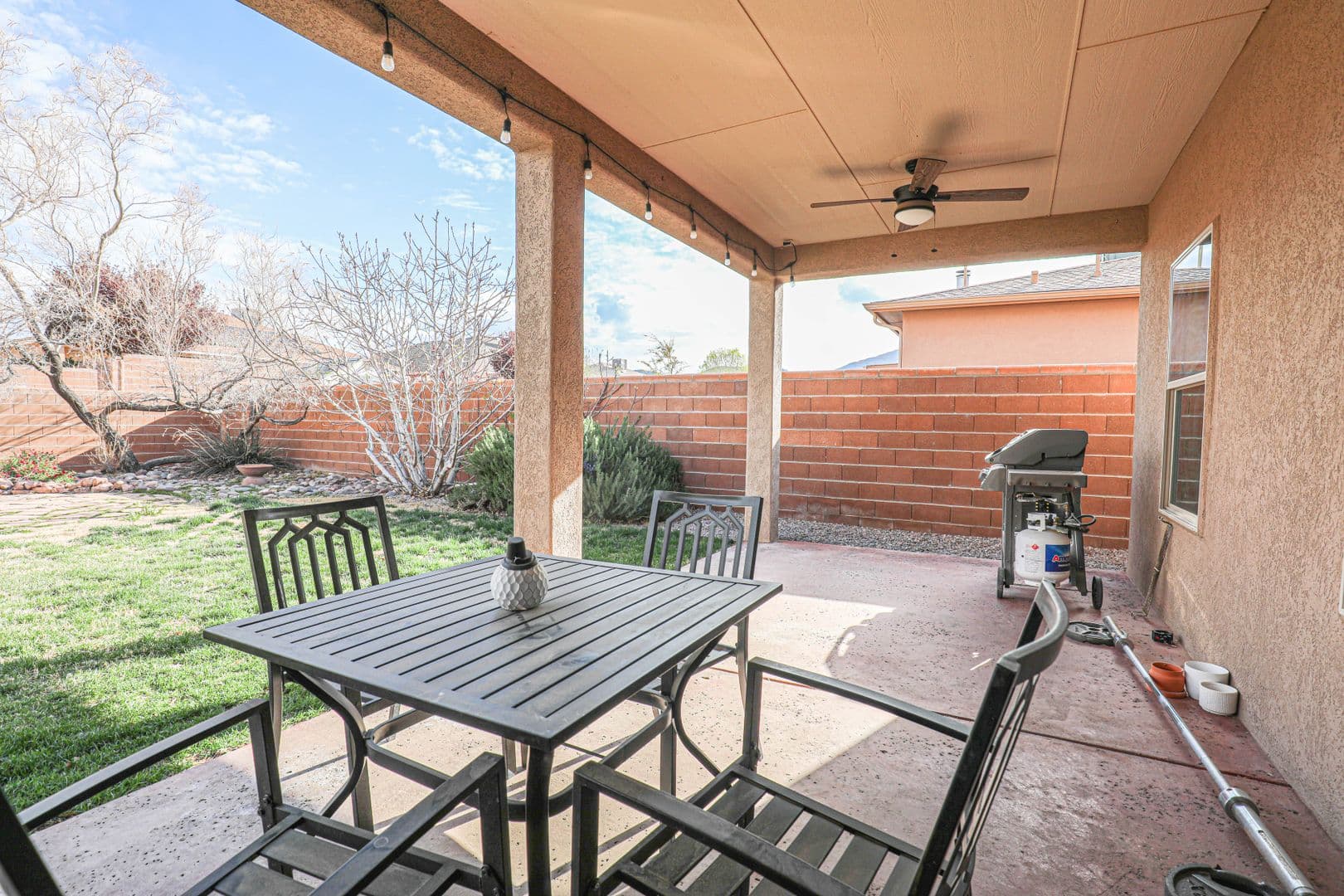Alamogordo House: 557 Tierra Bella Dr