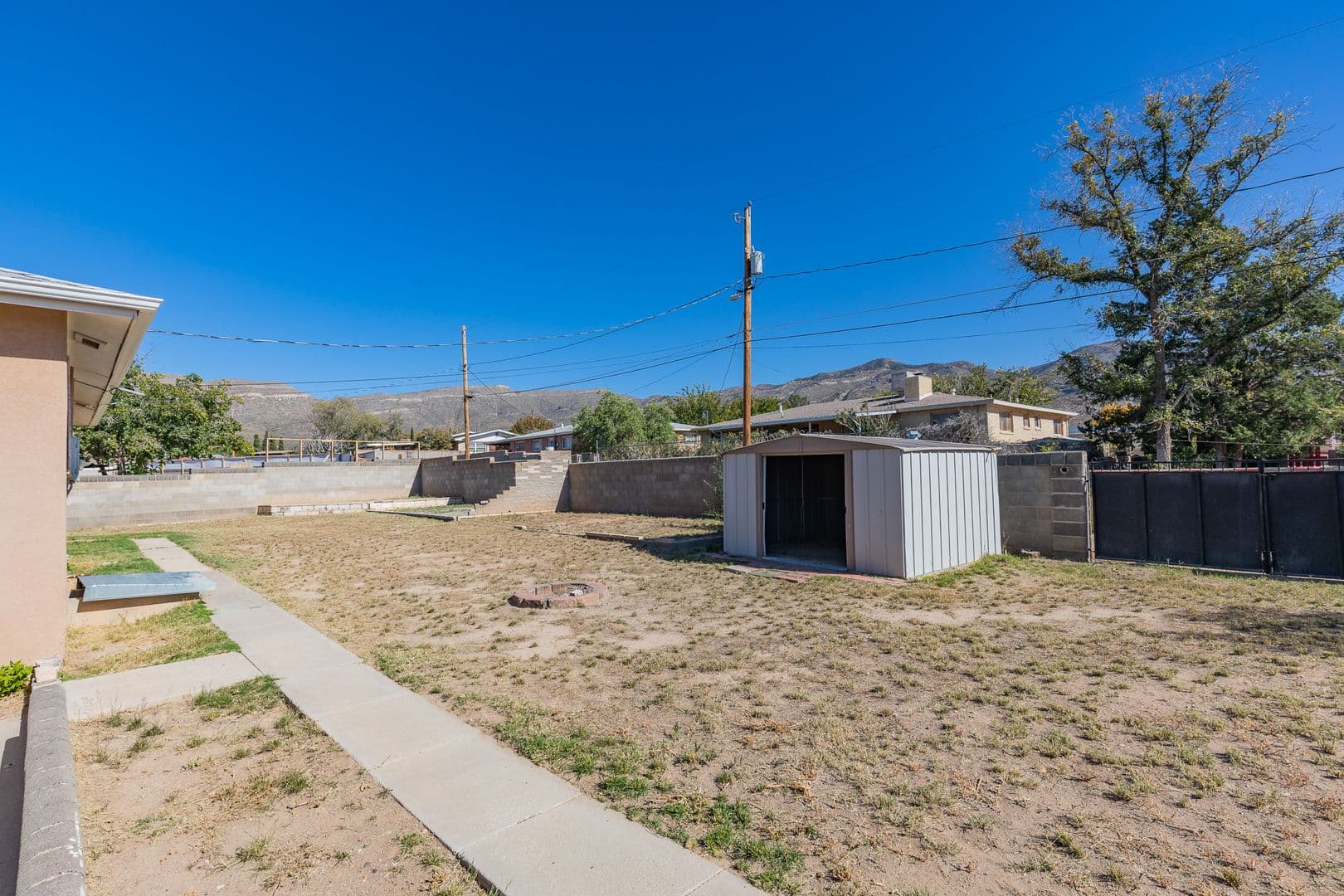 Alamogordo House: 2306 Willow