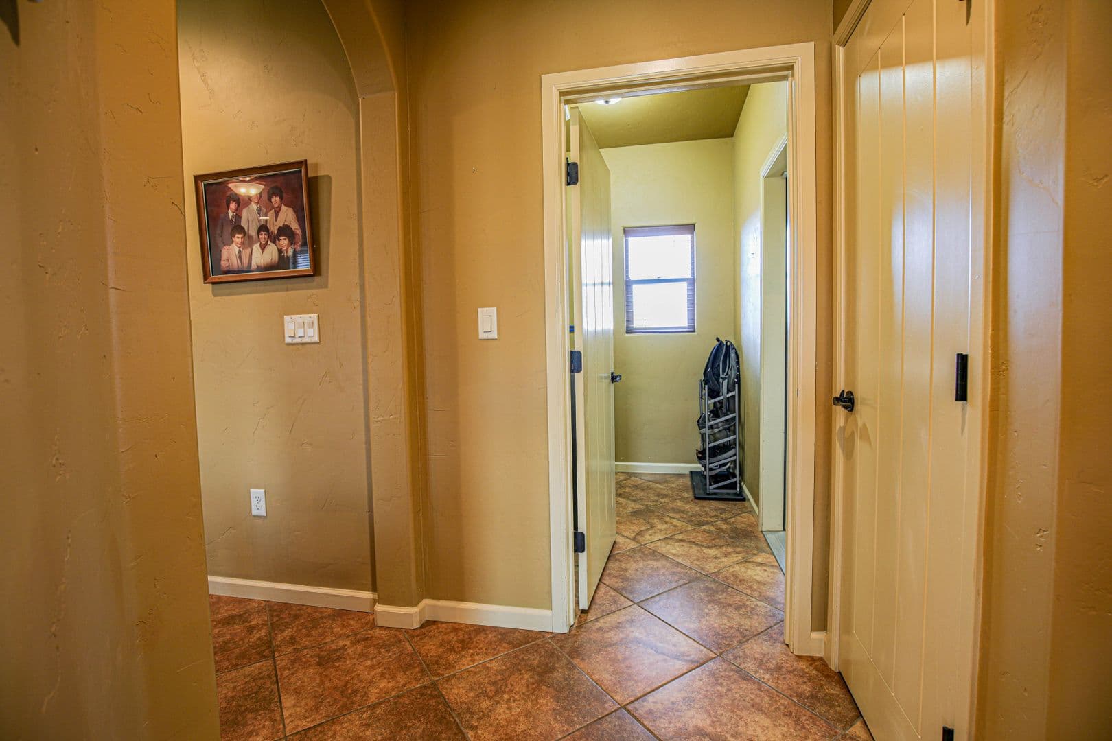 Alamogordo House: 557 Tierra Bella Dr