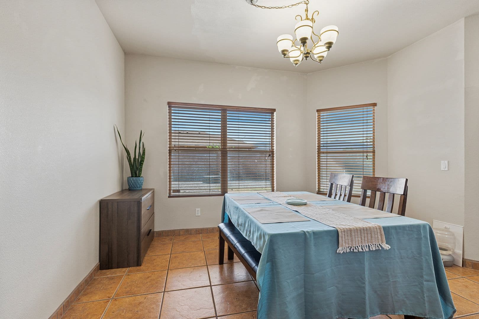 Alamogordo House: 3800 Wood Loop