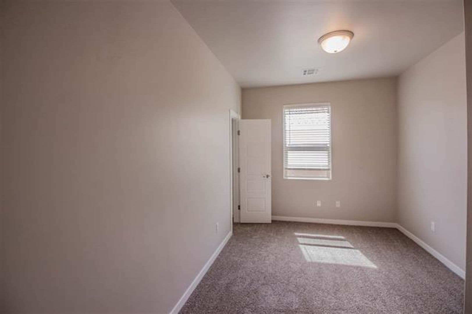 Alamogordo House: 3604 Red Arroyo Dr