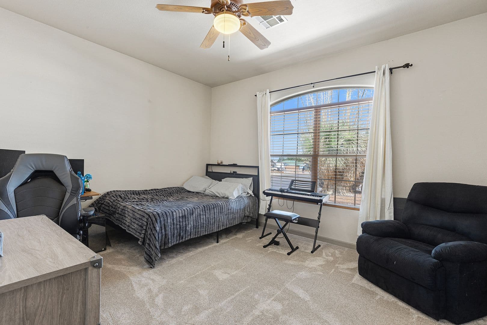 Alamogordo House: 3800 Wood Loop