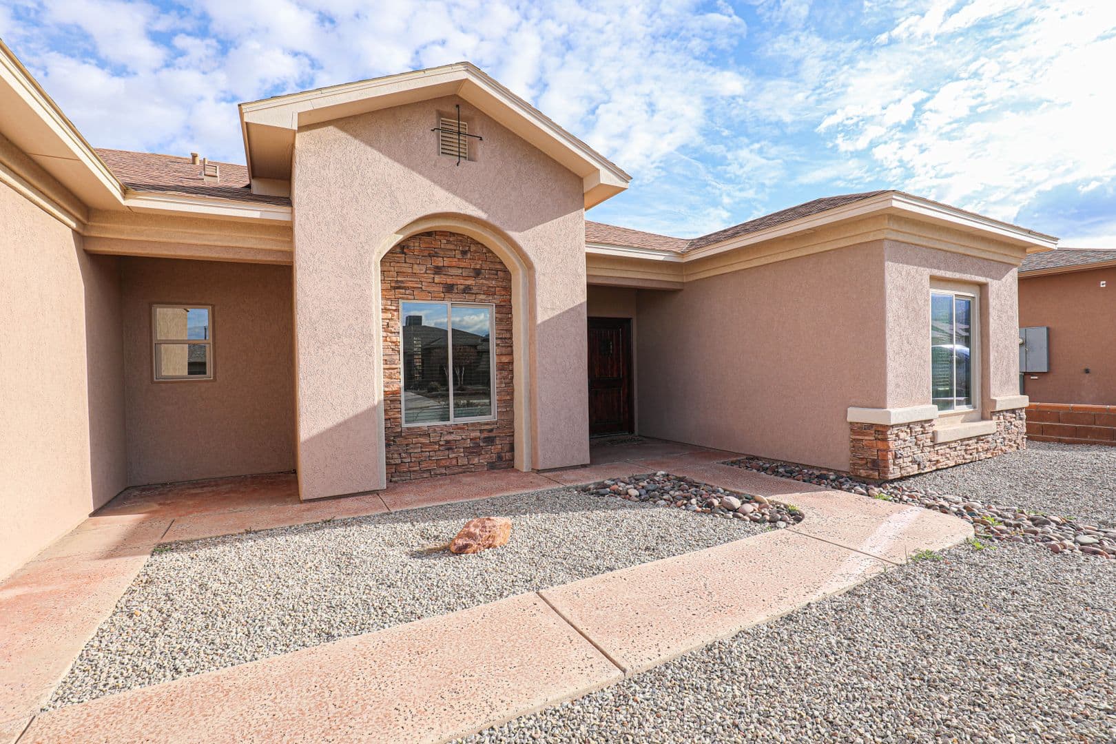 Alamogordo House: 557 Tierra Bella Dr