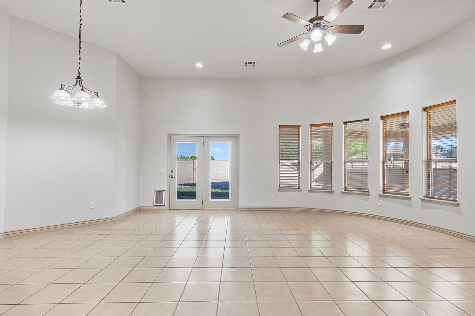Alamogordo House: 477 Camino Real