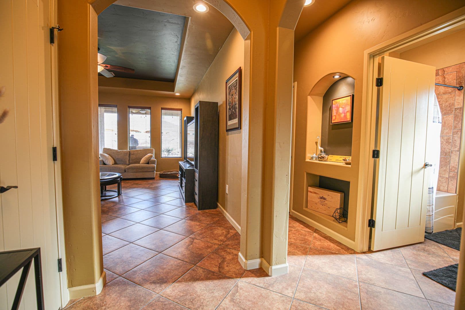 Alamogordo House: 557 Tierra Bella Dr