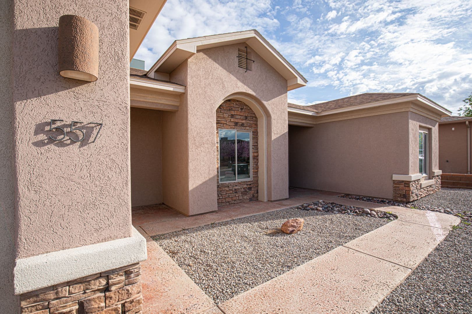 Alamogordo House: 557 Tierra Bella Dr