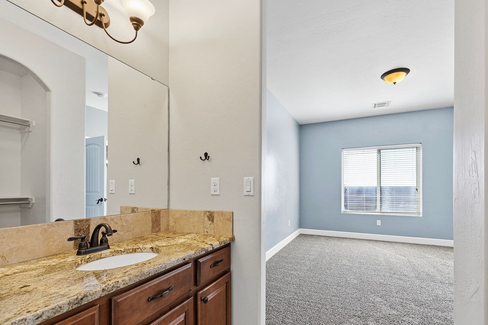 Alamogordo House: 370 Bosque