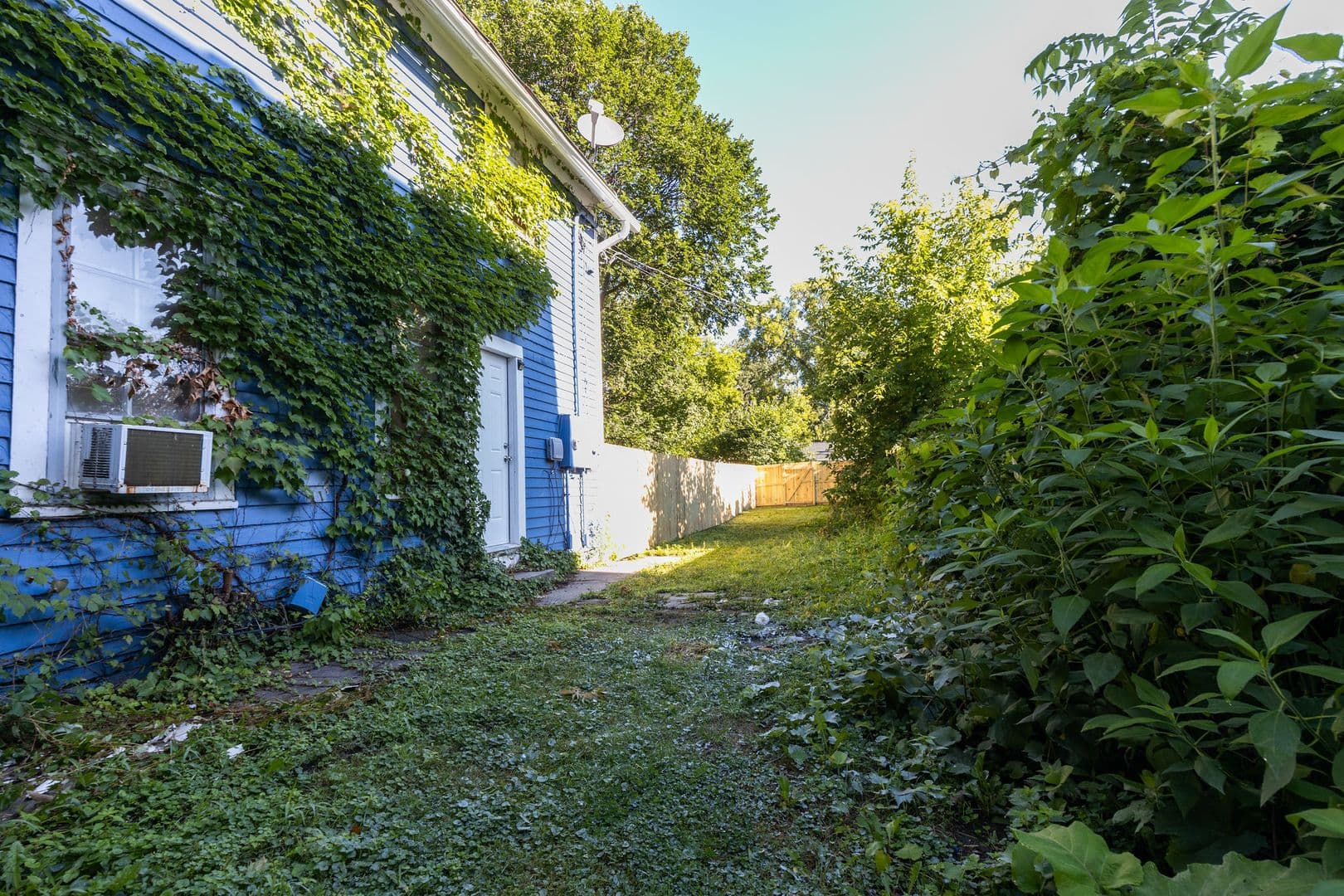 Minneapolis Apartment: 1406 15th Ave N