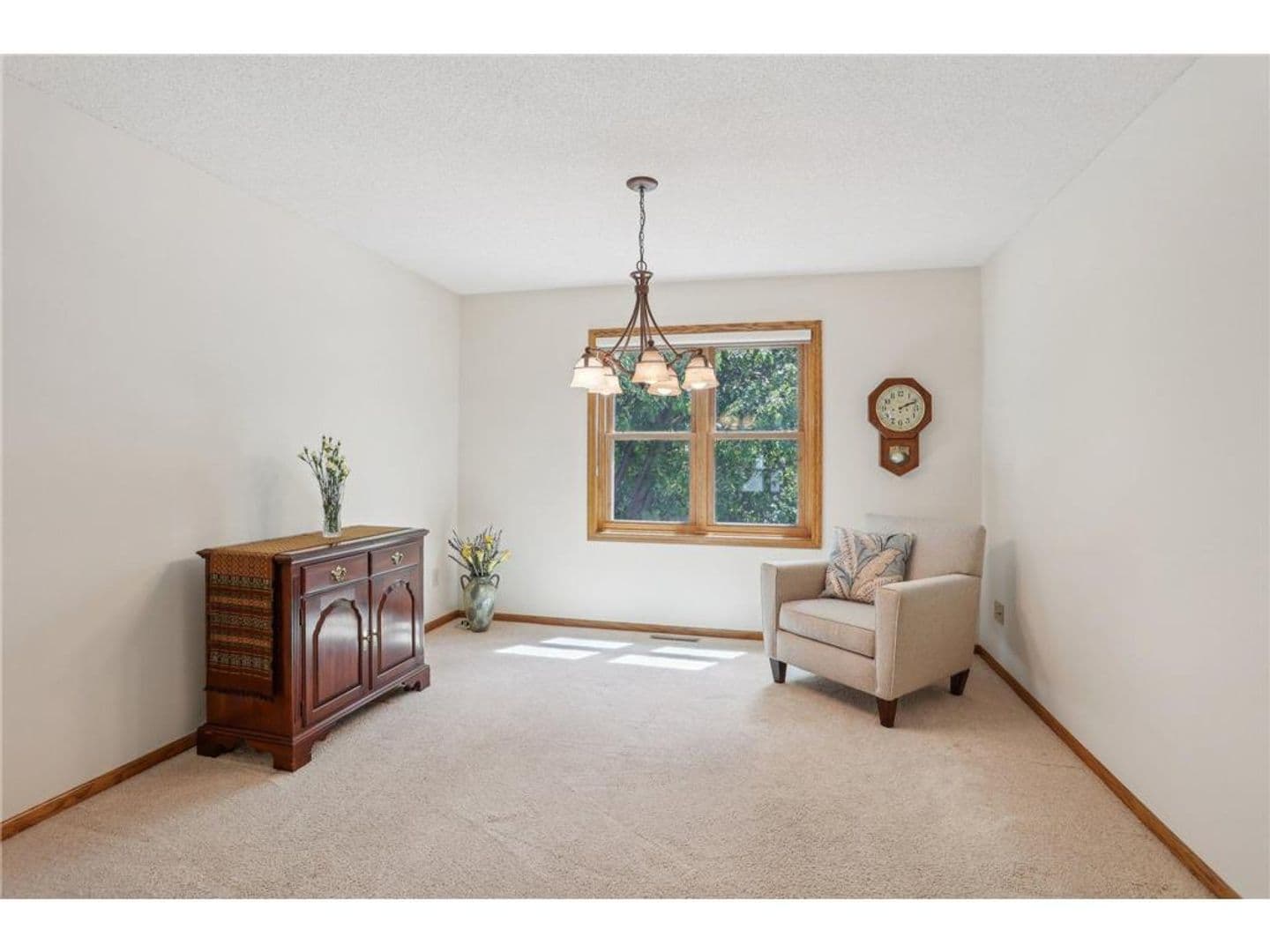Woodbury House: 8671 Pheasant Run Road